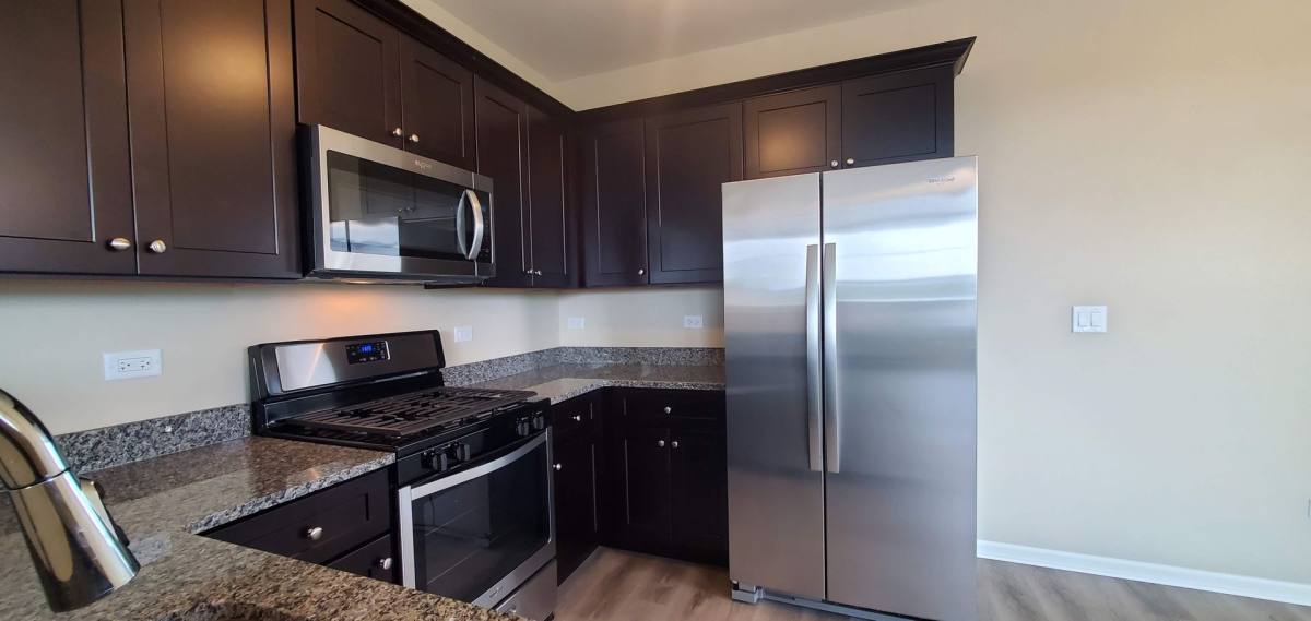 Apartment for rent at 511 Timber Pointe Dr, Joliet, IL 60431