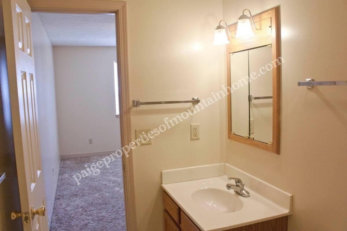 Apartment for rent at 68 N Star Circle, Mountain Home, AR 72653