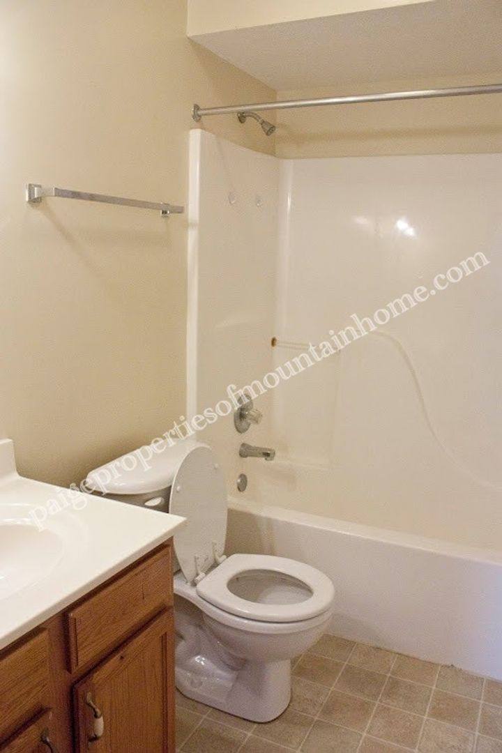 Apartment for rent at 68 N Star Circle, Mountain Home, AR 72653