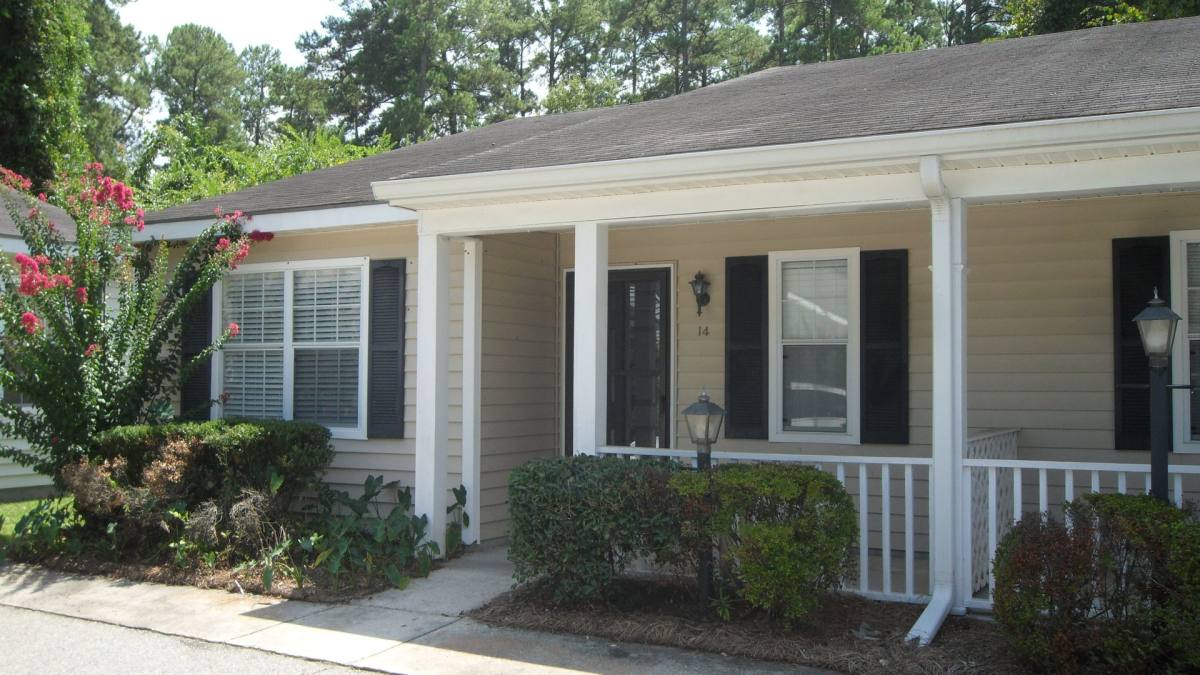 Condo for rent at 2406 Bemiss Rd, Valdosta, GA 31602