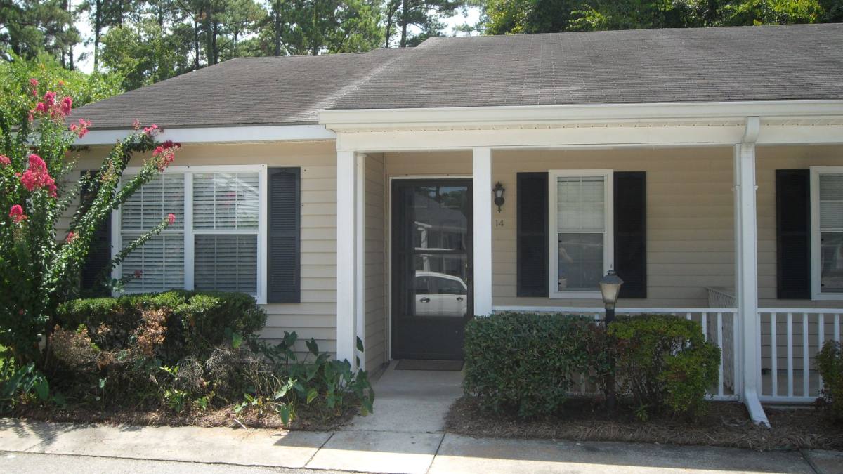 Condo for rent at 2406 Bemiss Rd, Valdosta, GA 31602
