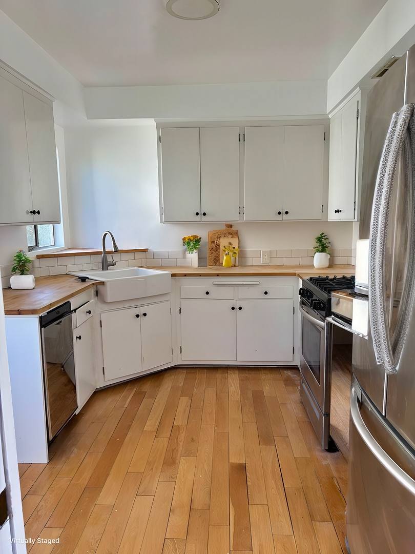 Apartment for rent at 4511 Finley Ave, Los Angeles, CA 90027