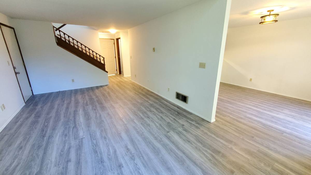 Townhouse for rent at 20119 28th Ave W, Lynnwood, WA 98036