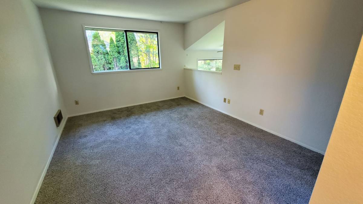 Townhouse for rent at 20119 28th Ave W, Lynnwood, WA 98036