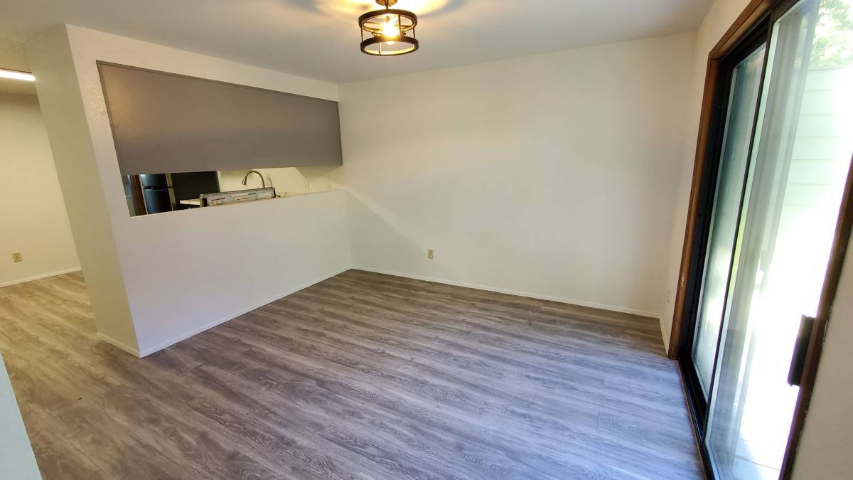 Townhouse for rent at 20119 28th Ave W, Lynnwood, WA 98036