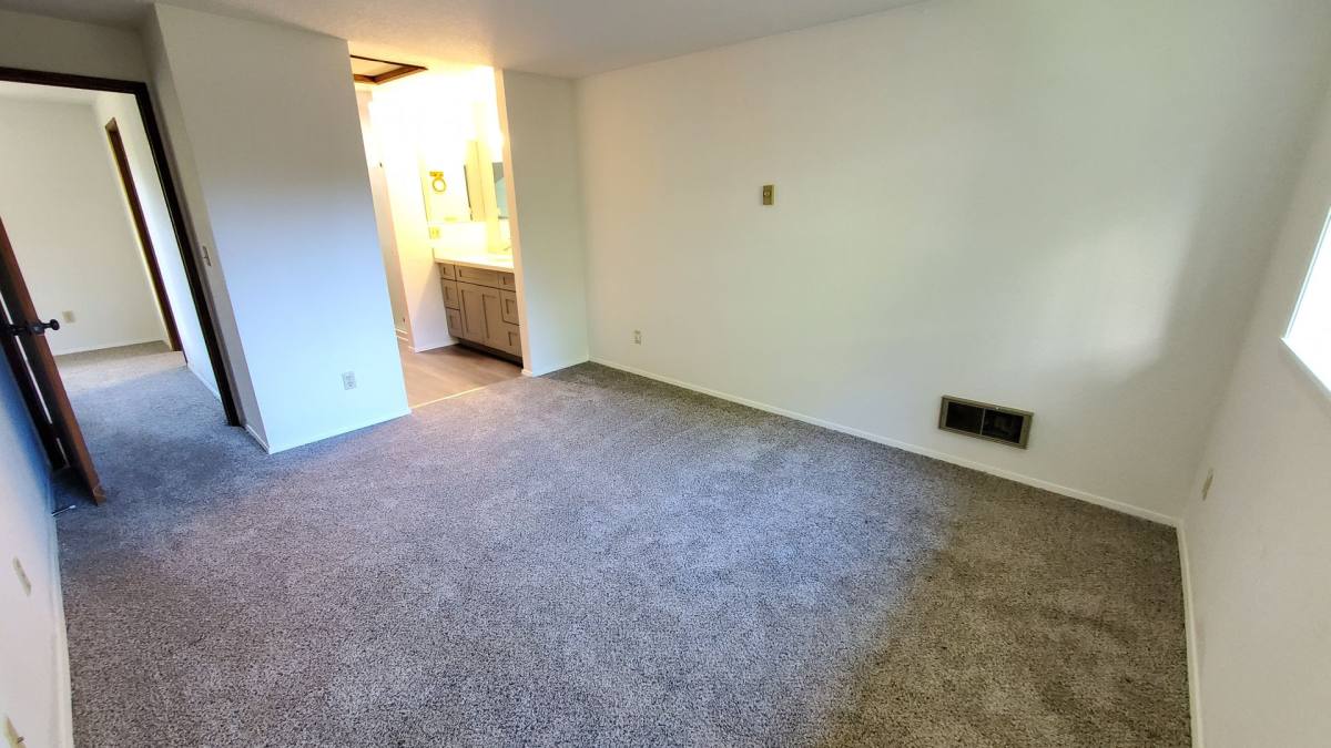 Townhouse for rent at 20119 28th Ave W, Lynnwood, WA 98036