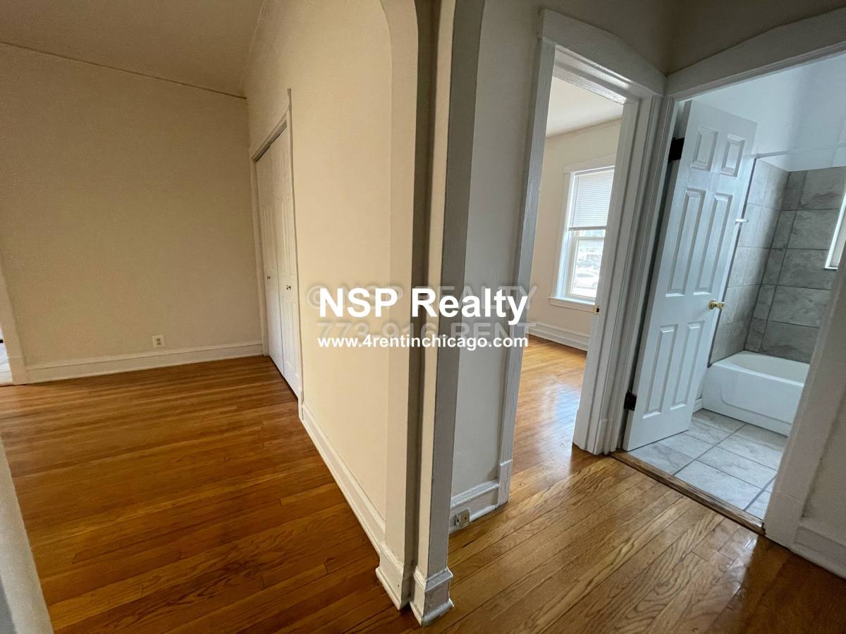Apartment for rent at 6345 N Magnolia #I1, Chicago, IL 60660