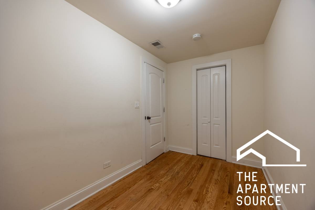 Apartment for rent at 40365 N Ashland Ave #GDS, Chicago, IL 60613