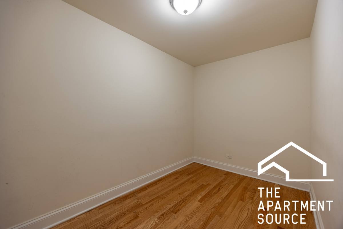 Apartment for rent at 40365 N Ashland Ave #GDS, Chicago, IL 60613