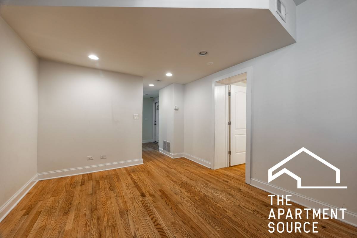 Apartment for rent at 40365 N Ashland Ave #GDS, Chicago, IL 60613