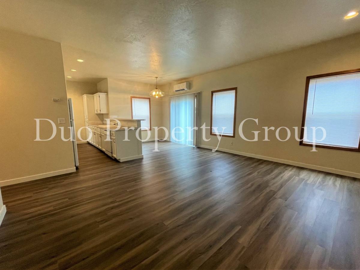 Apartment for rent at 603-611, 613, 615, 617 S, Springfield, OR 97478