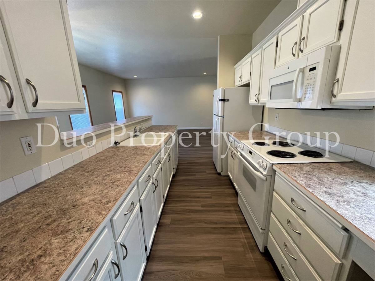 Apartment for rent at 603-611, 613, 615, 617 S, Springfield, OR 97478