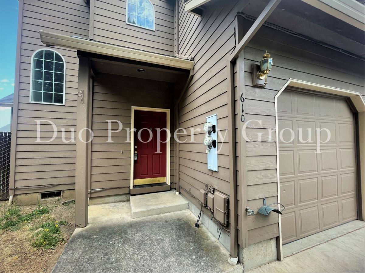 Apartment for rent at 603-611, 613, 615, 617 S, Springfield, OR 97478