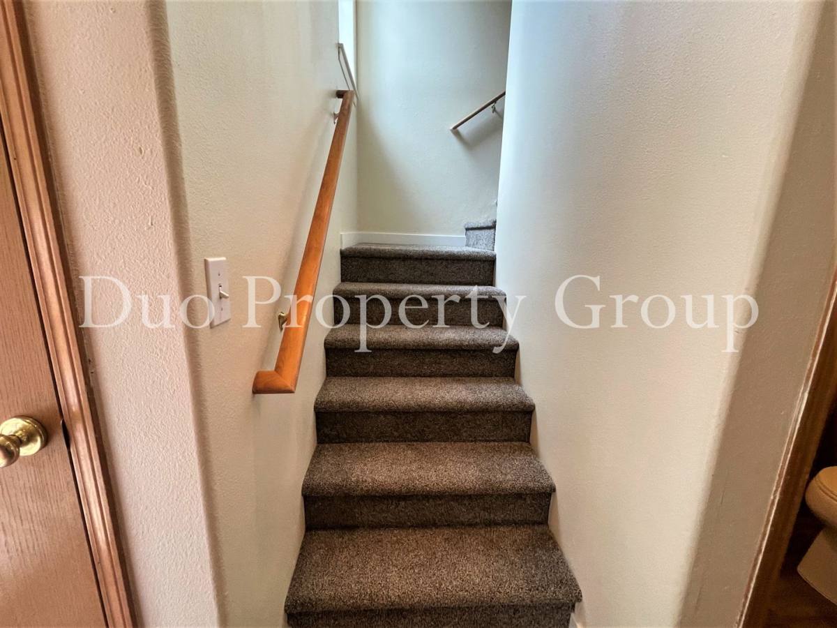 Apartment for rent at 603-611, 613, 615, 617 S, Springfield, OR 97478