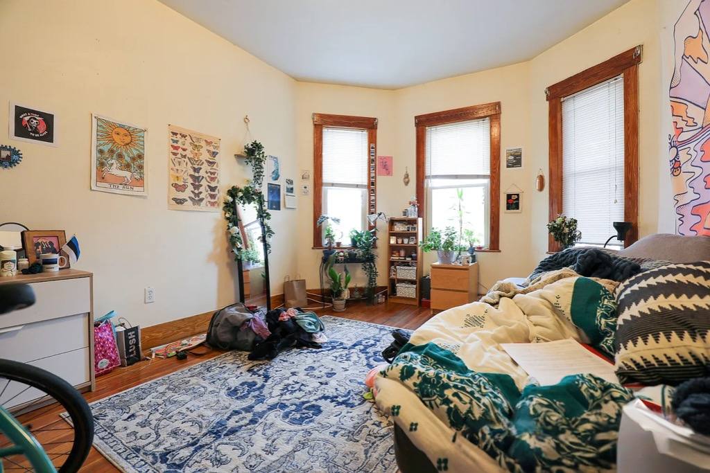 Apartment for rent at 346 Faneuil St #2, Brighton, MA 02135