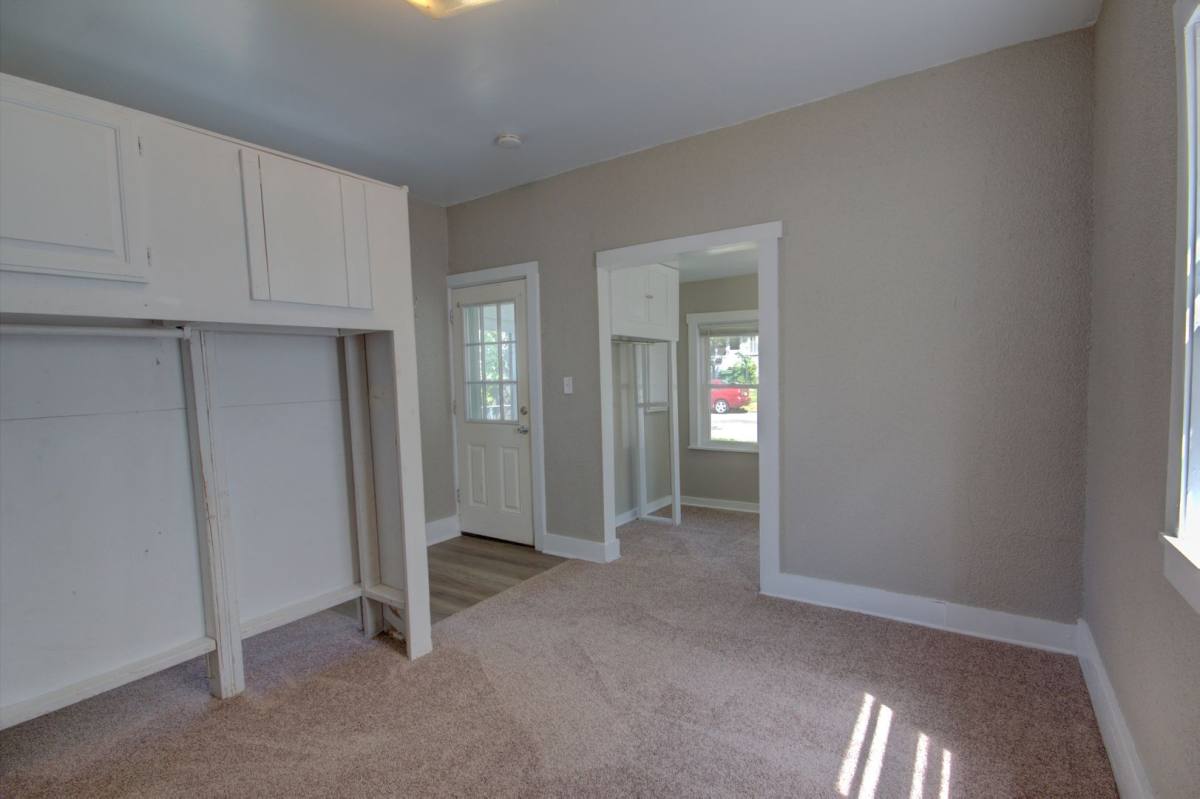 Apartment for rent at 1607 W 2nd St, Davenport, IA 52802
