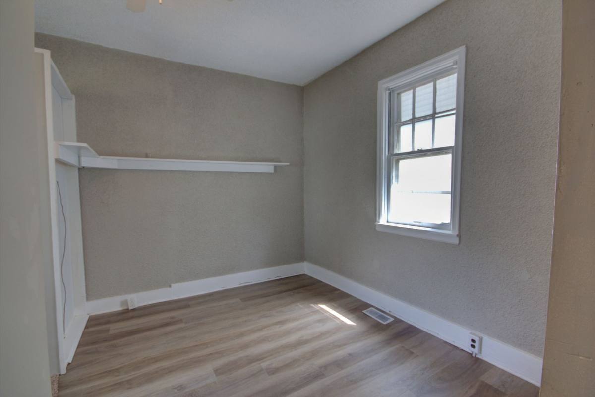 Apartment for rent at 1607 W 2nd St, Davenport, IA 52802