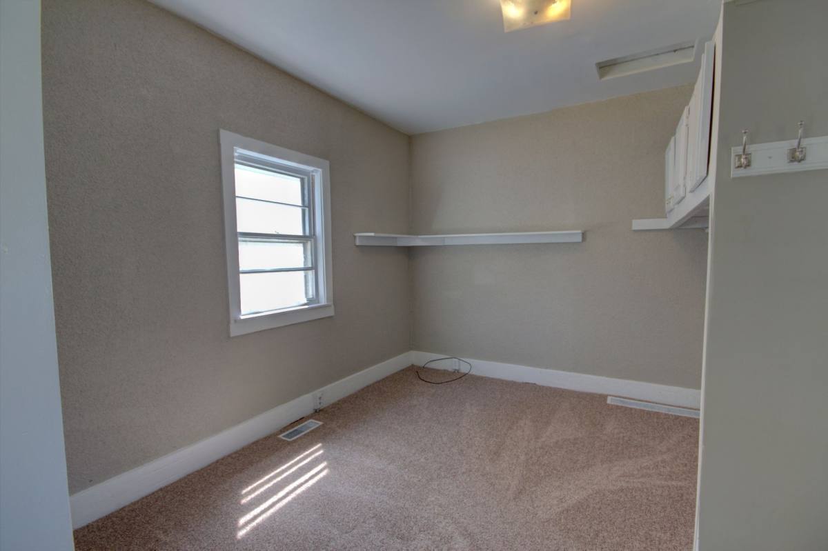 Apartment for rent at 1607 W 2nd St, Davenport, IA 52802