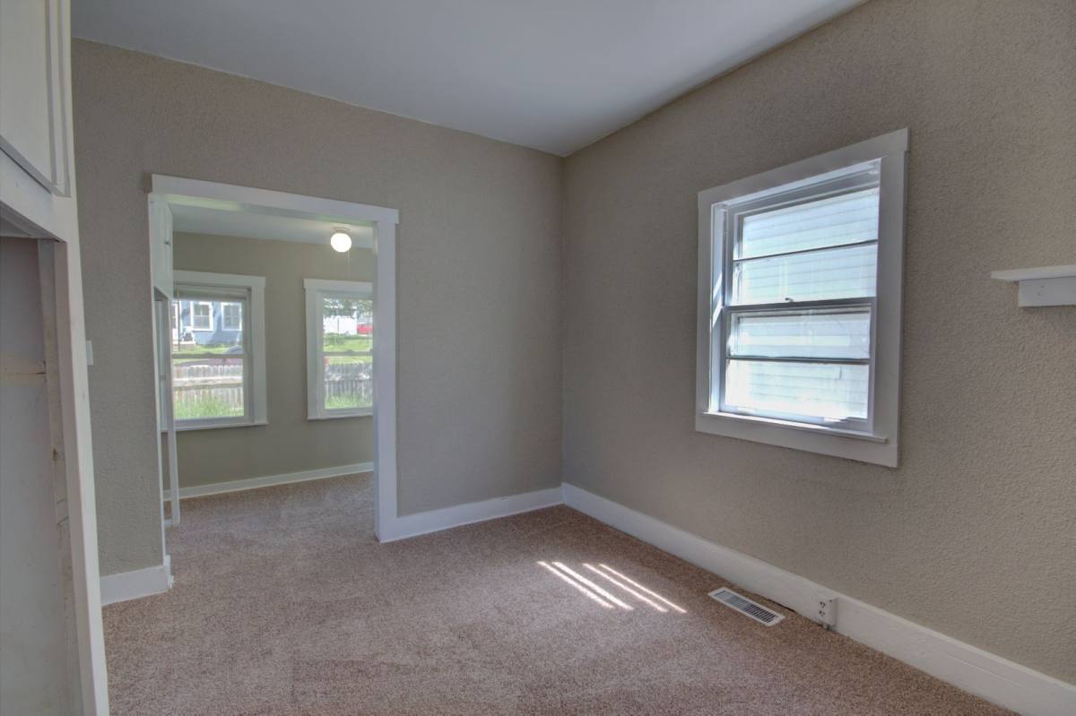 Apartment for rent at 1607 W 2nd St, Davenport, IA 52802