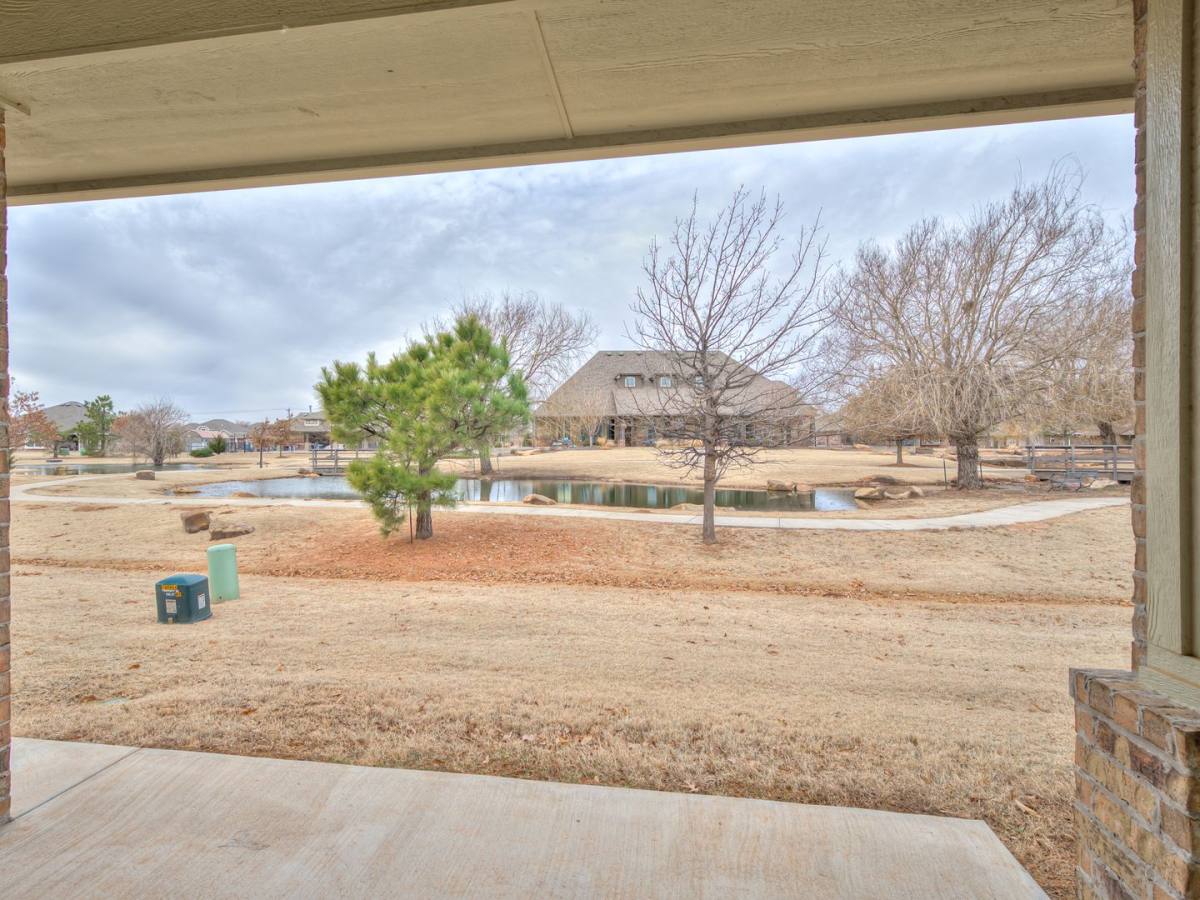 Apartment for rent at 5721 Campbell Creek, Oklahoma City, OK 73179