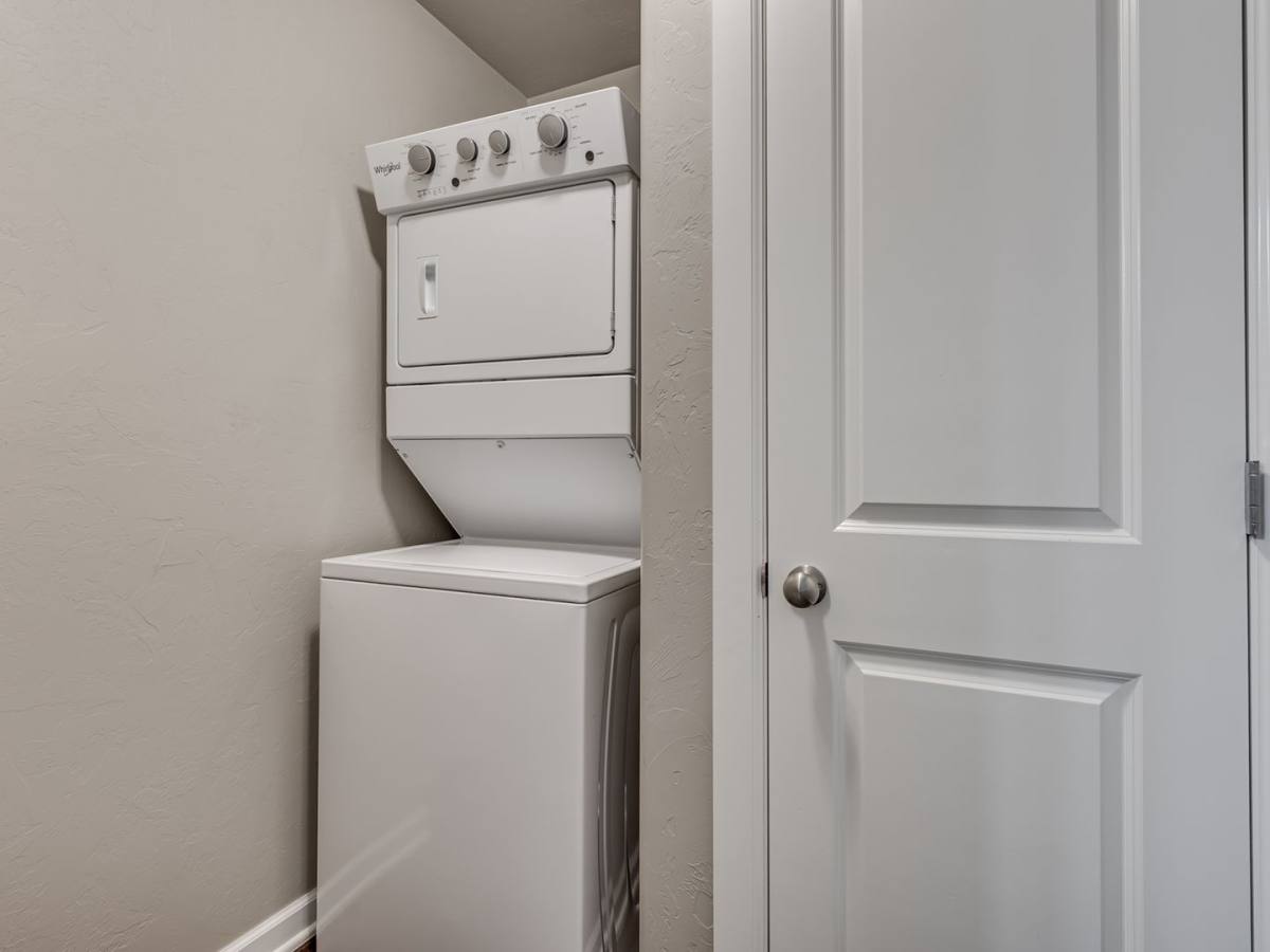 Apartment for rent at 5721 Campbell Creek, Oklahoma City, OK 73179