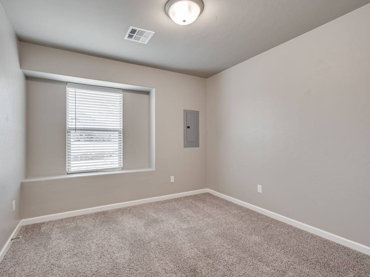 Apartment for rent at 5721 Campbell Creek, Oklahoma City, OK 73179