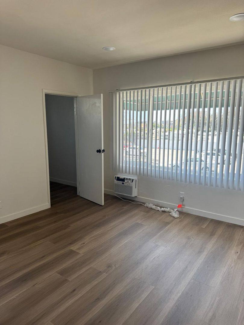 Apartment for rent at 11207 S Prairie Ave, Inglewood, CA 90303