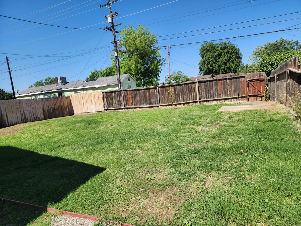 House for rent at 2309 Manor St, Bakersfield, CA 93308
