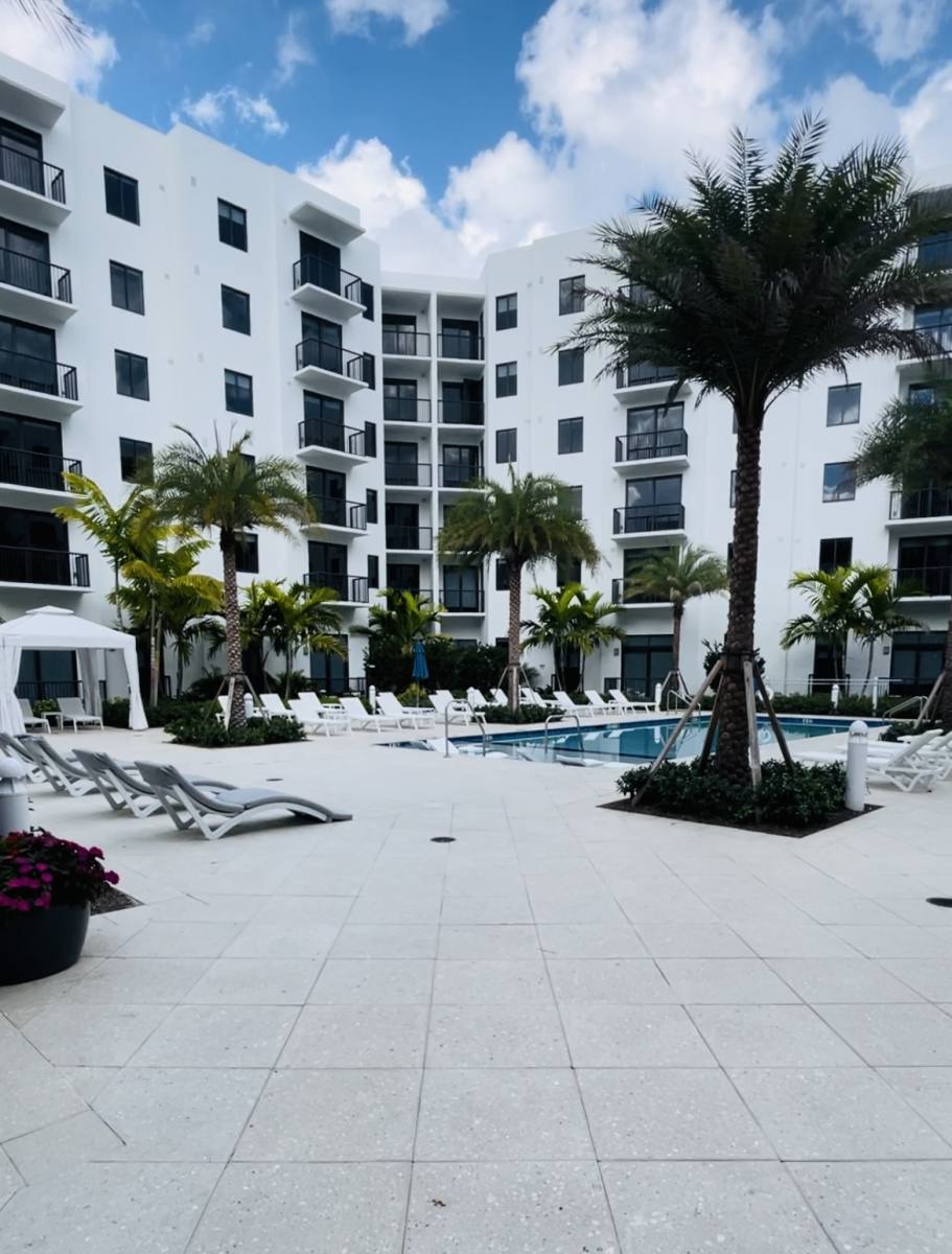 Apartment for rent at 1465 NE 118th St #802, Miami, FL 33161