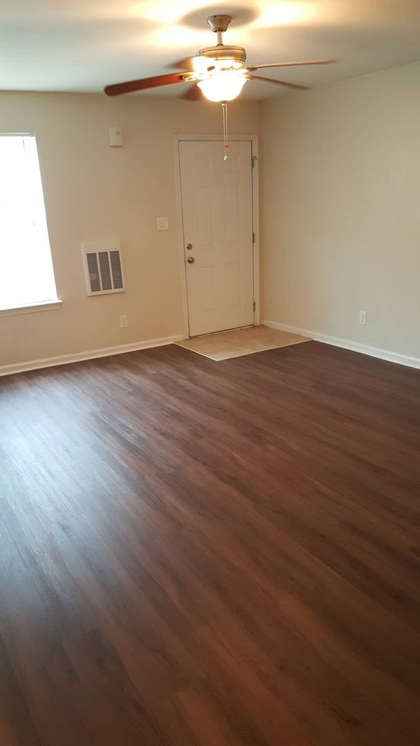 Apartment for rent at 121 W Balview Ave, Norfolk, VA 23503