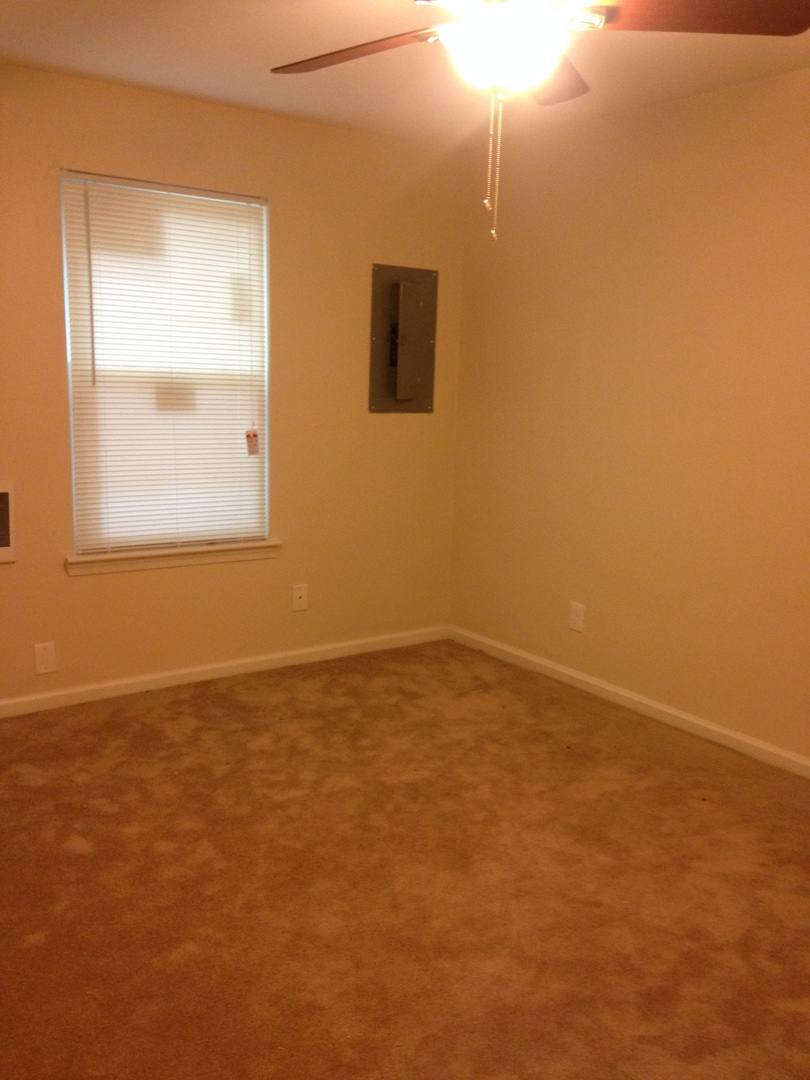 Apartment for rent at 121 W Balview Ave, Norfolk, VA 23503