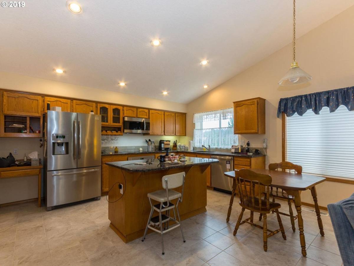 House for rent at 3120 SW 31st St, Gresham, OR 97080