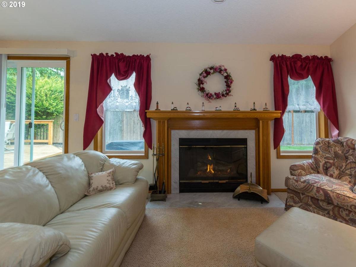House for rent at 3120 SW 31st St, Gresham, OR 97080