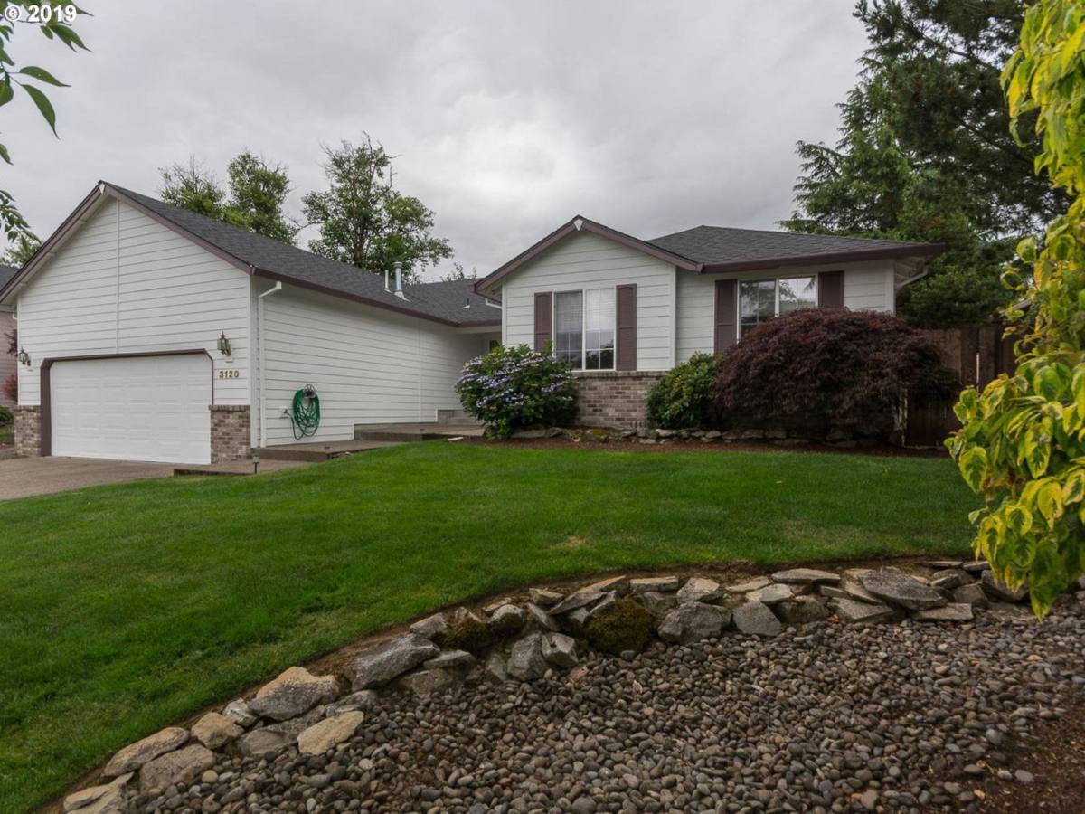 House for rent at 3120 SW 31st St, Gresham, OR 97080