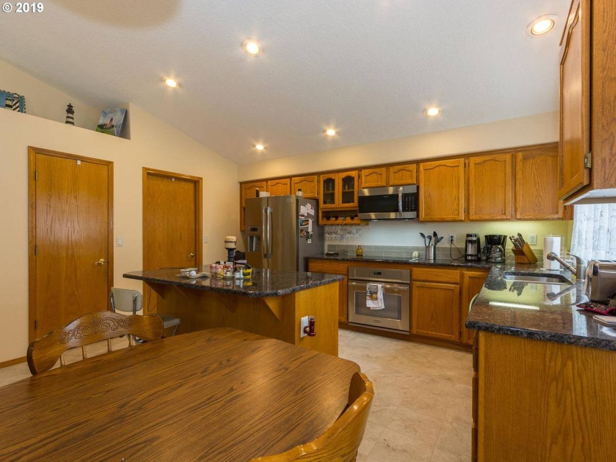 House for rent at 3120 SW 31st St, Gresham, OR 97080