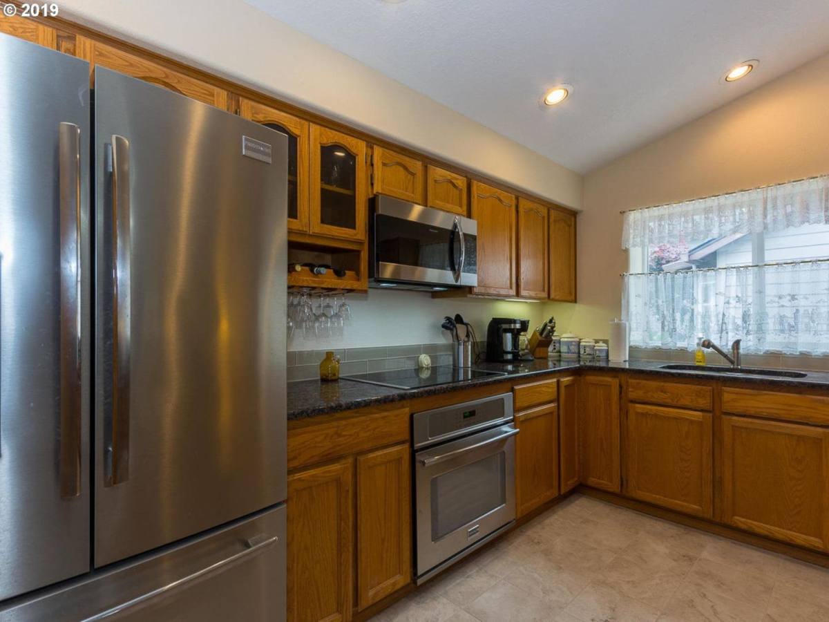 House for rent at 3120 SW 31st St, Gresham, OR 97080