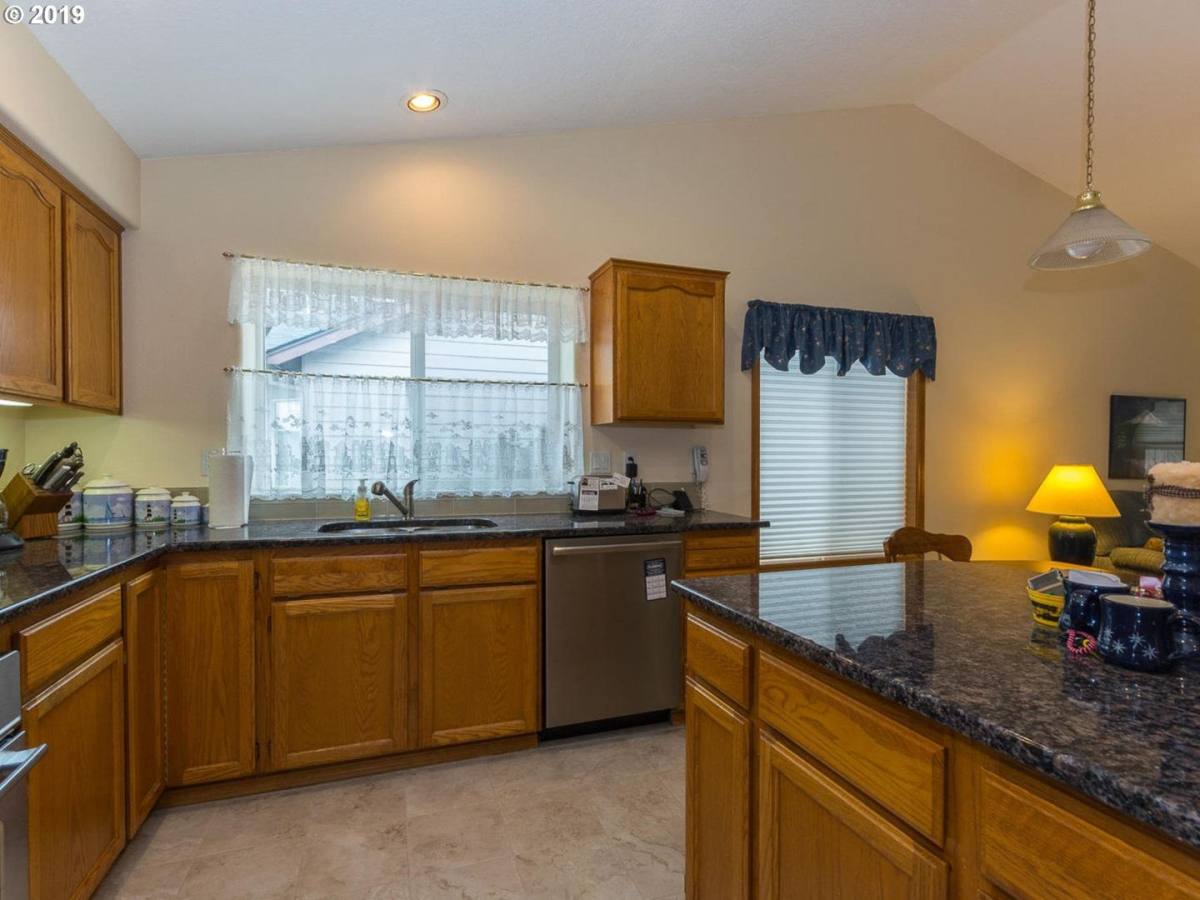 House for rent at 3120 SW 31st St, Gresham, OR 97080