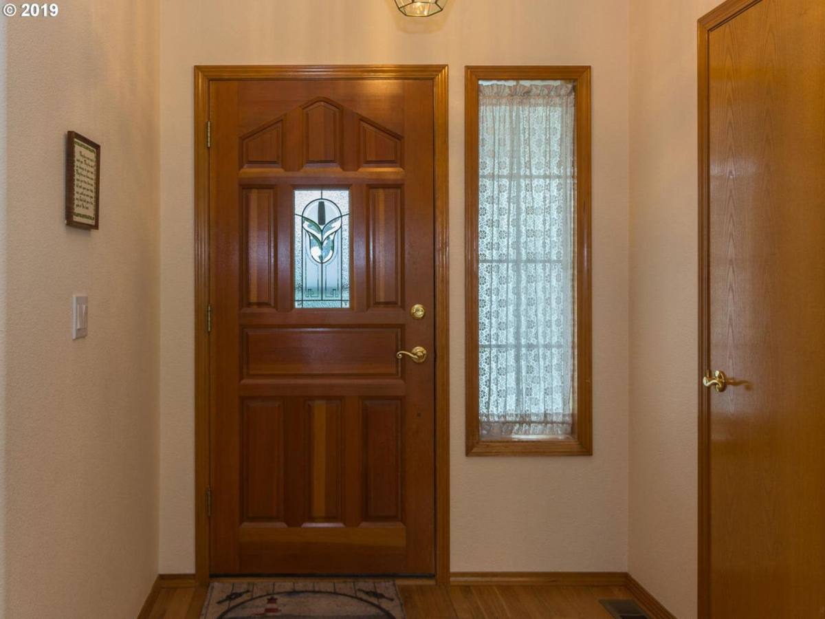 House for rent at 3120 SW 31st St, Gresham, OR 97080