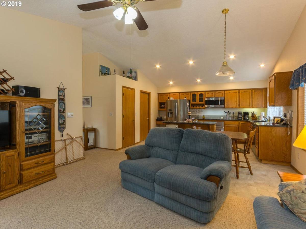 House for rent at 3120 SW 31st St, Gresham, OR 97080