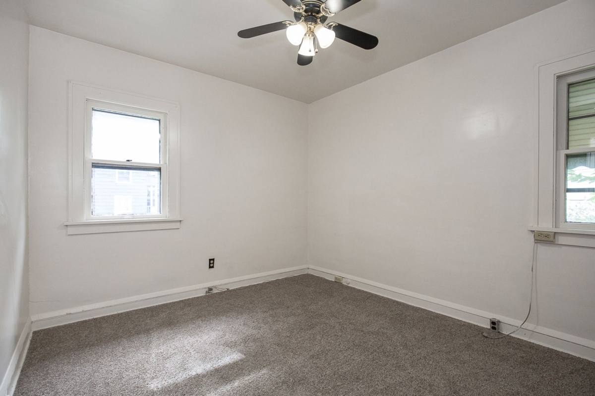 Apartment for rent at 17926 E Park, Cleveland, OH 44119