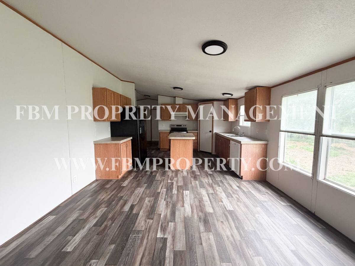 House for rent at 1075 Pluto Rd, Milford, TX 76670