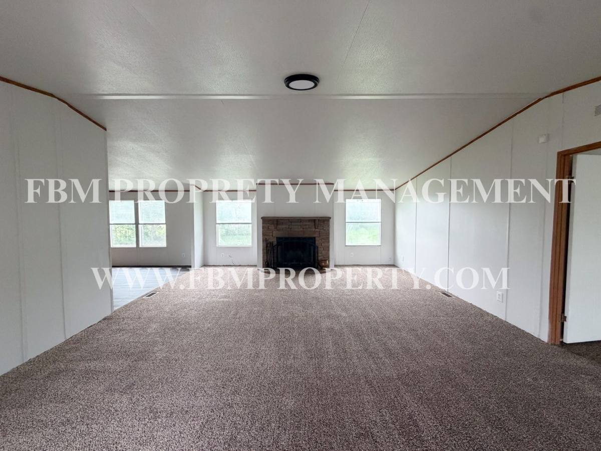 House for rent at 1075 Pluto Rd, Milford, TX 76670