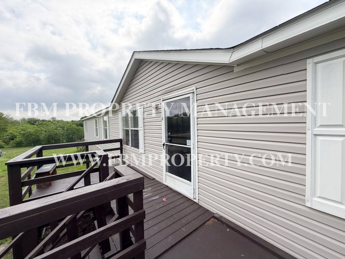 House for rent at 1075 Pluto Rd, Milford, TX 76670