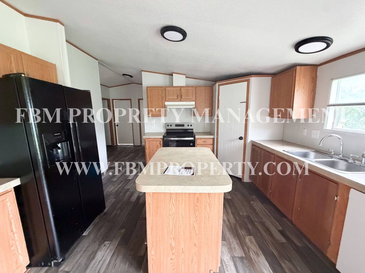 House for rent at 1075 Pluto Rd, Milford, TX 76670
