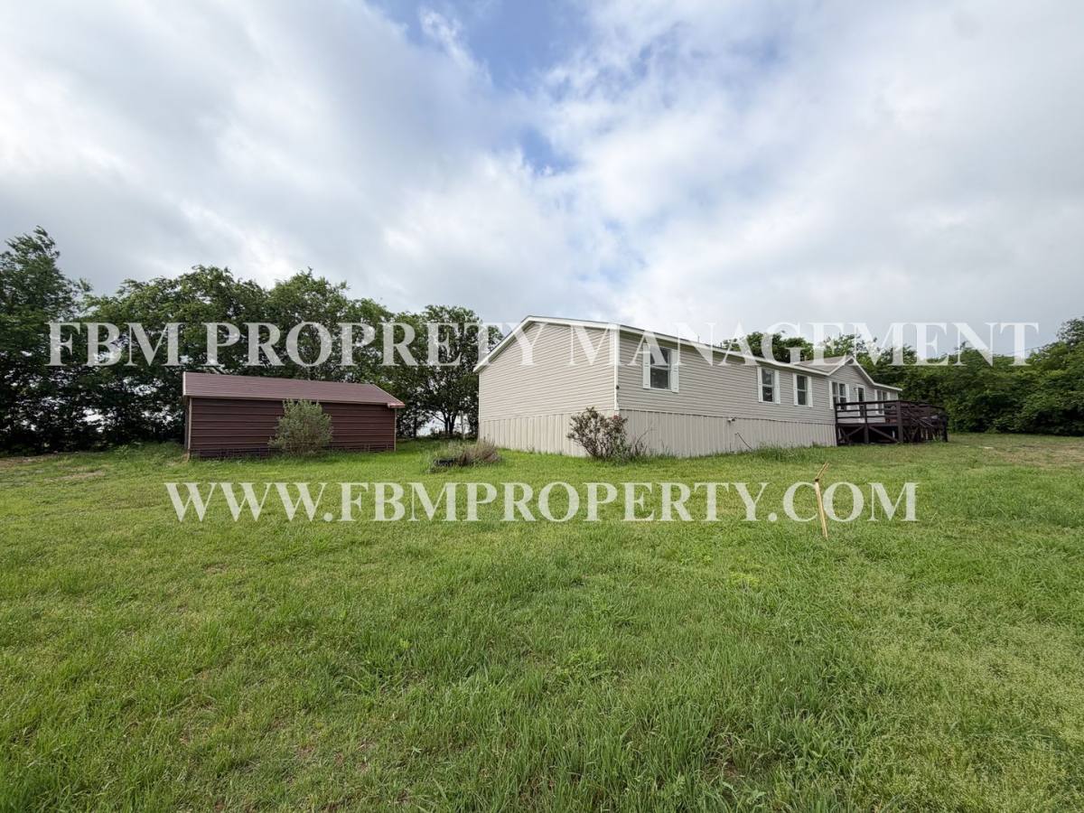 House for rent at 1075 Pluto Rd, Milford, TX 76670