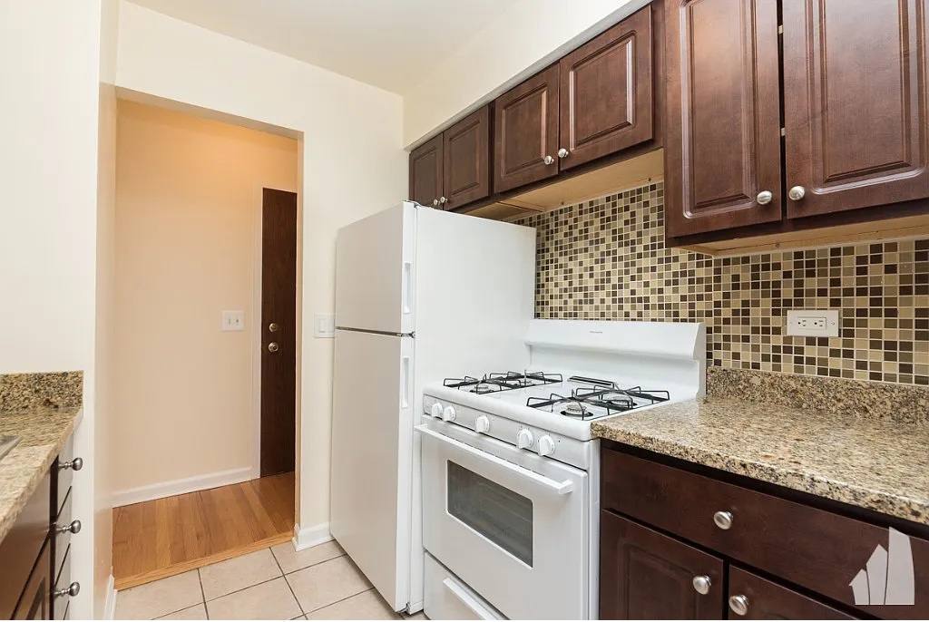 Apartment for rent at 5820 N Sheridan Rd #207, Chicago, IL 60660
