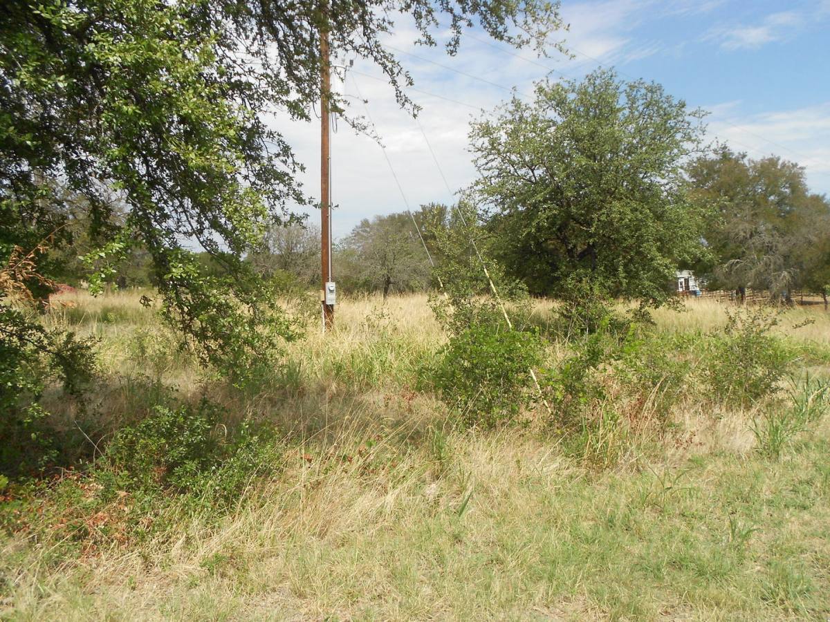 Apartment for rent at 8975-8987 Cr, Dublin, TX 76446