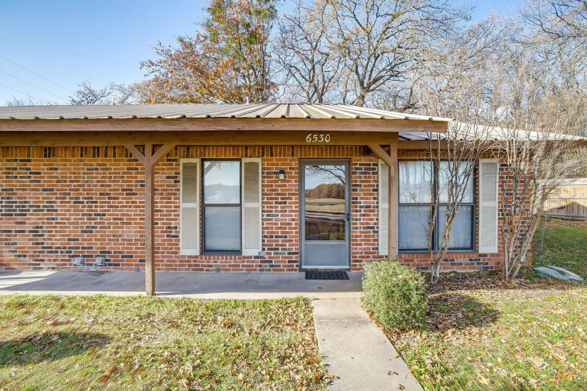 House for rent at 6530 Fall Creek Highway, Granbury, TX 76049