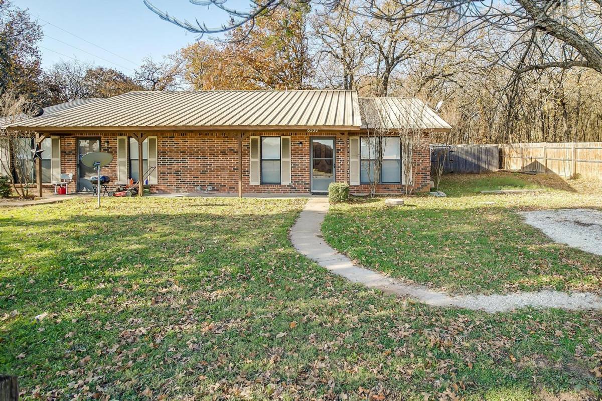 House for rent at 6530 Fall Creek Highway, Granbury, TX 76049