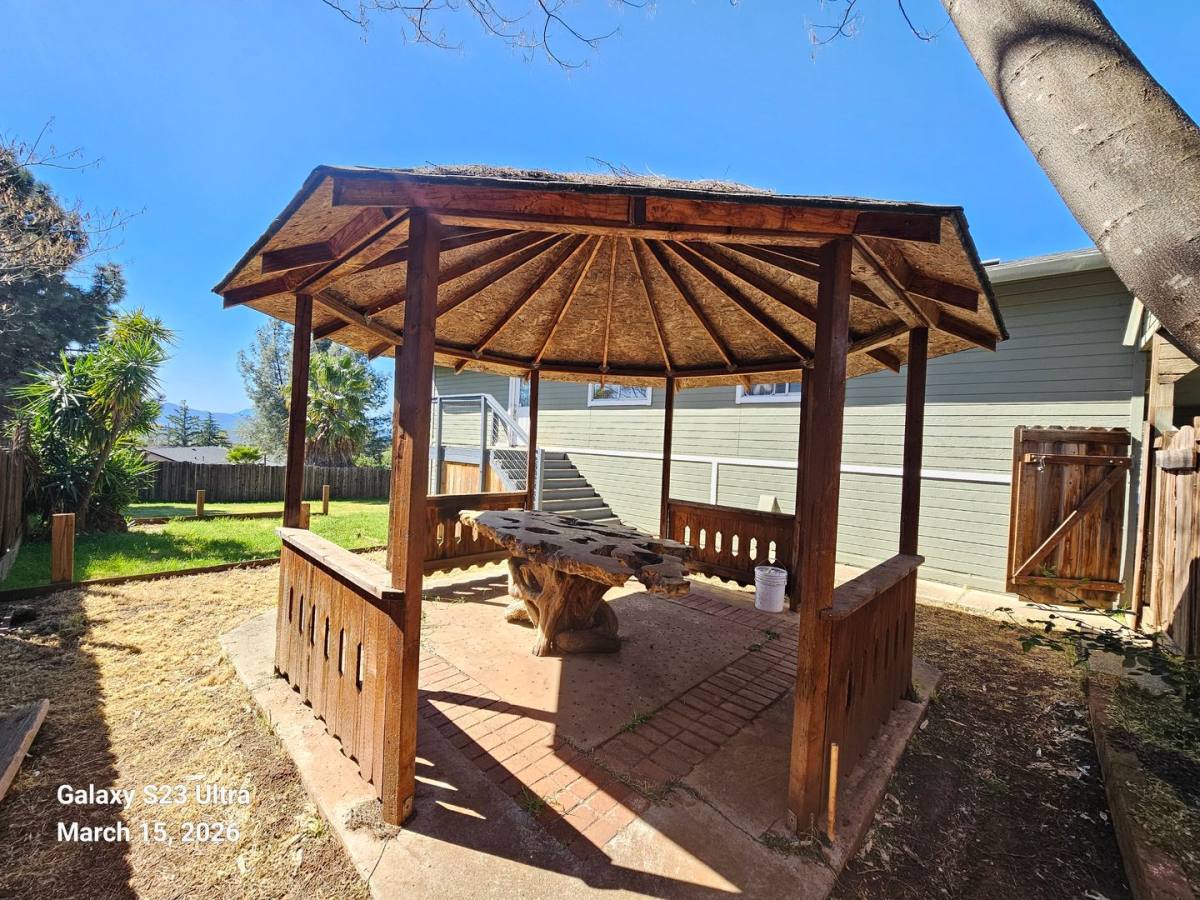 House for rent at 19141 Ravenhill Rd, Hidden Valley Lake, CA 95467